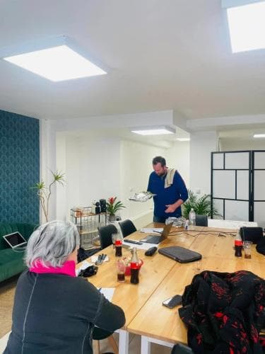 { aymio } - Le Coworking : votre solution pour travailler efficacement 